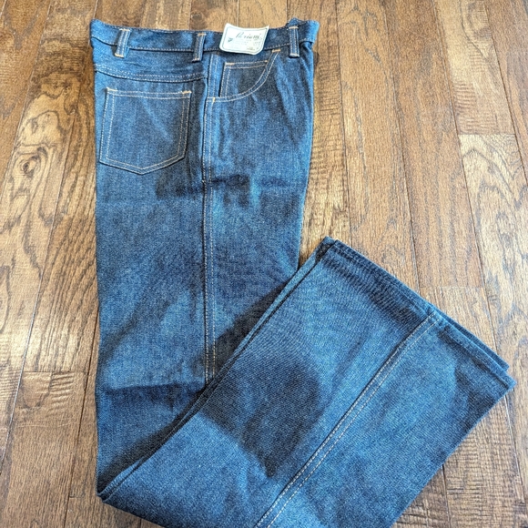 70's vintage denim flares, new with tags, size 29 W 31.5 inseam - Picture 5 of 6
